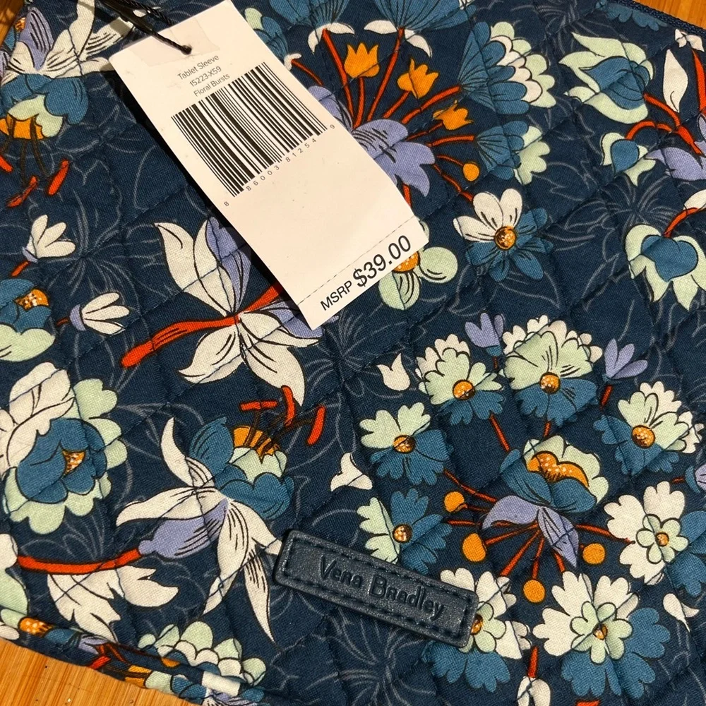 NWT Vera Bradley Blue Floral Bursts Tablet / Kendal Sleeve OS